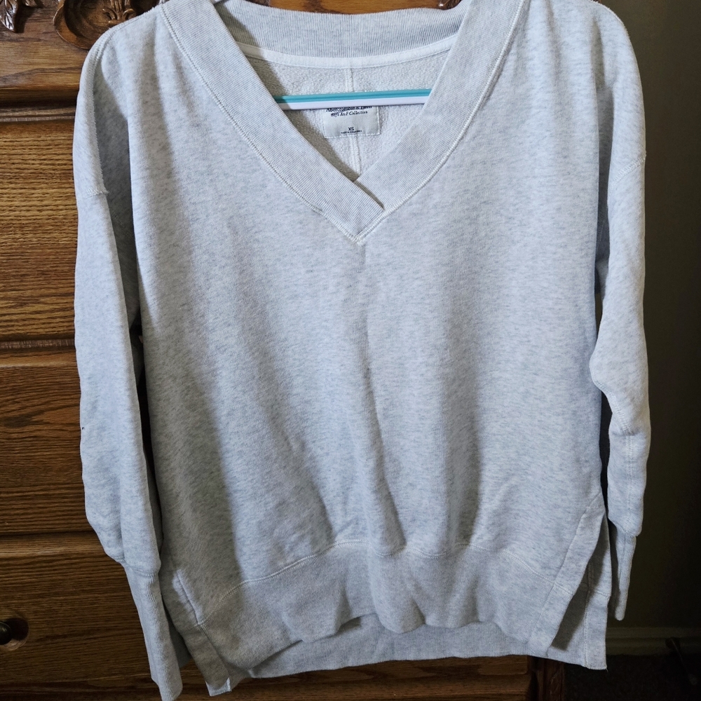 Abercrombie & Fitch Cream V-Neck Sweater